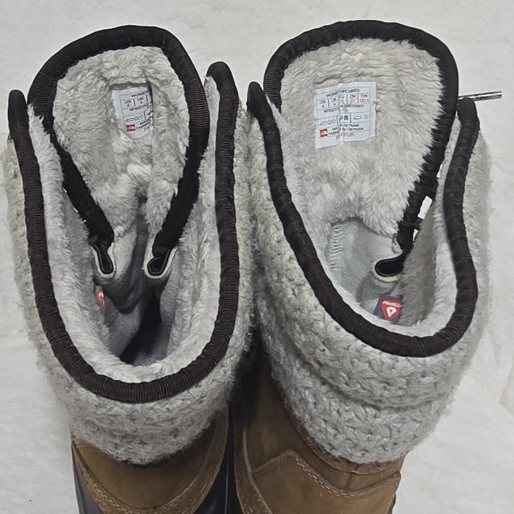 The North Face Women's Winter Boots.Ligth Brown. Size 6 - Picture 3 of 11